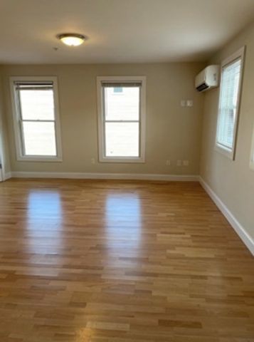 338 W Broadway 1, Boston, MA 02127