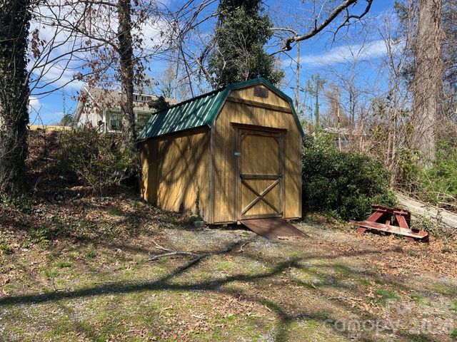 475 E Court Street, Marion, NC 28752