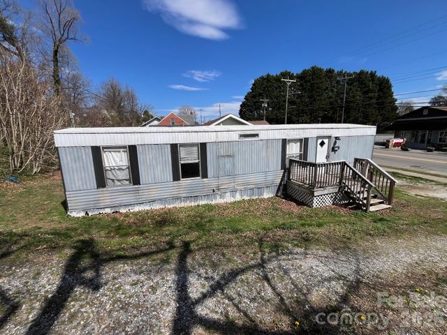 475 E Court Street, Marion, NC 28752