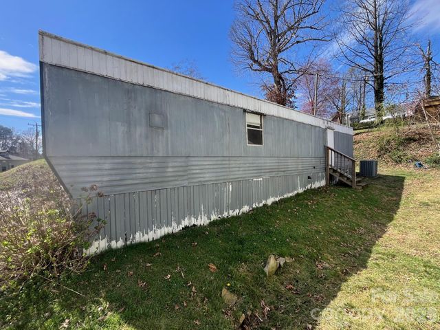 475 E Court Street, Marion, NC 28752