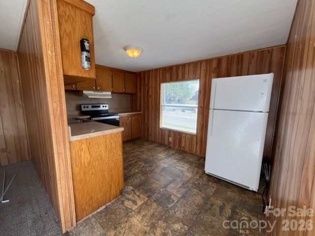 475 E Court Street, Marion, NC 28752