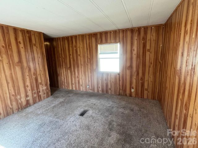 475 E Court Street, Marion, NC 28752