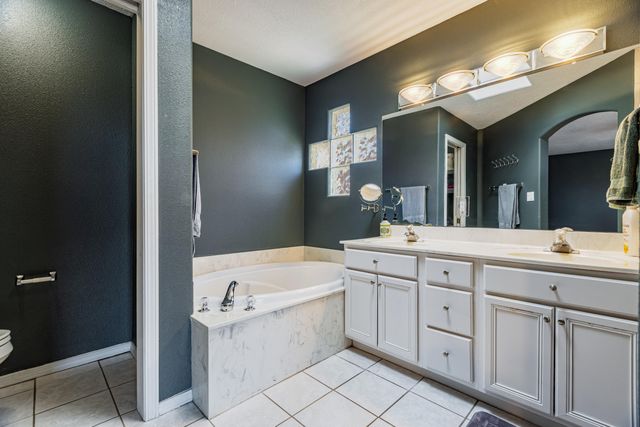 5801 Tres Vistas Court NW, Albuquerque, NM 87120