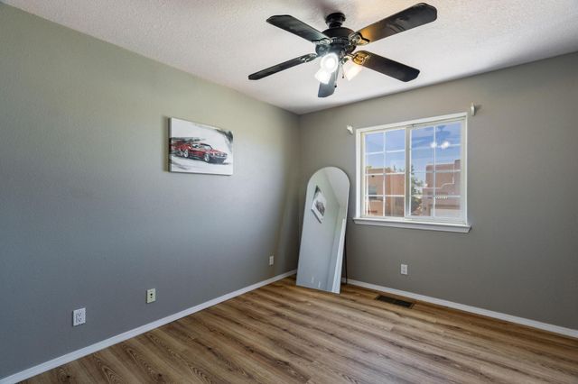 5801 Tres Vistas Court NW, Albuquerque, NM 87120
