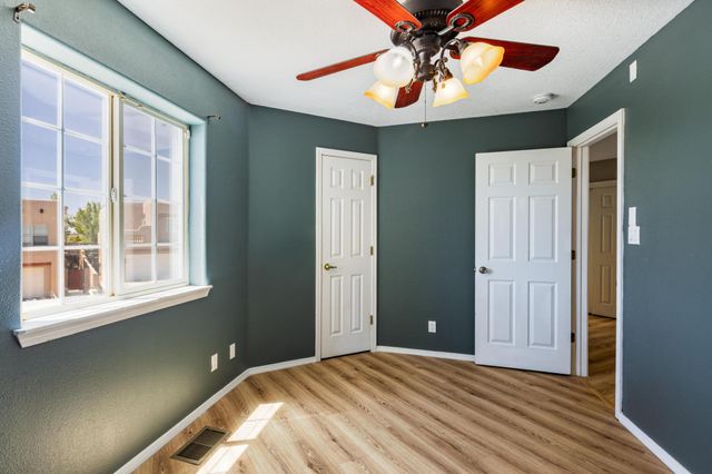 5801 Tres Vistas Court NW, Albuquerque, NM 87120