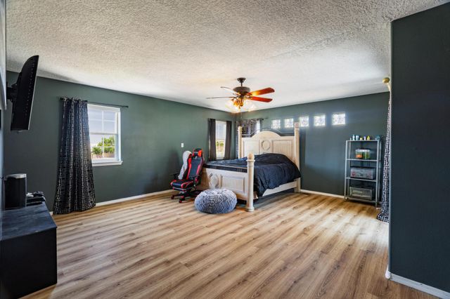 5801 Tres Vistas Court NW, Albuquerque, NM 87120