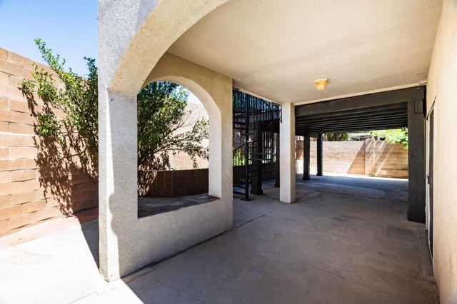 5801 Tres Vistas Court NW, Albuquerque, NM 87120