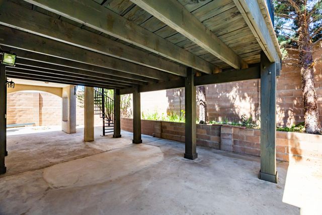 5801 Tres Vistas Court NW, Albuquerque, NM 87120