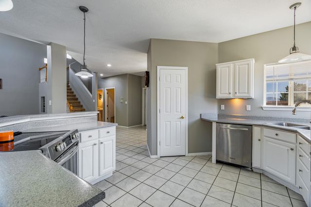 5801 Tres Vistas Court NW, Albuquerque, NM 87120