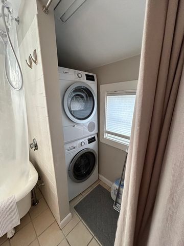 23 Nonantum Rd -, Marblehead, MA 01945