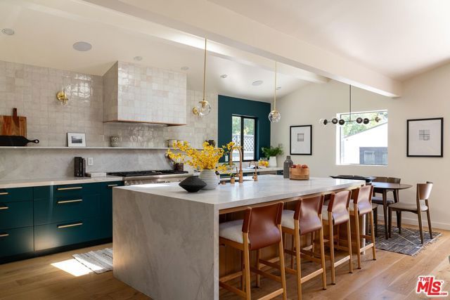 11920 Hartsook Street, Valley Village, CA 91607