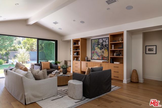 11920 Hartsook Street, Valley Village, CA 91607