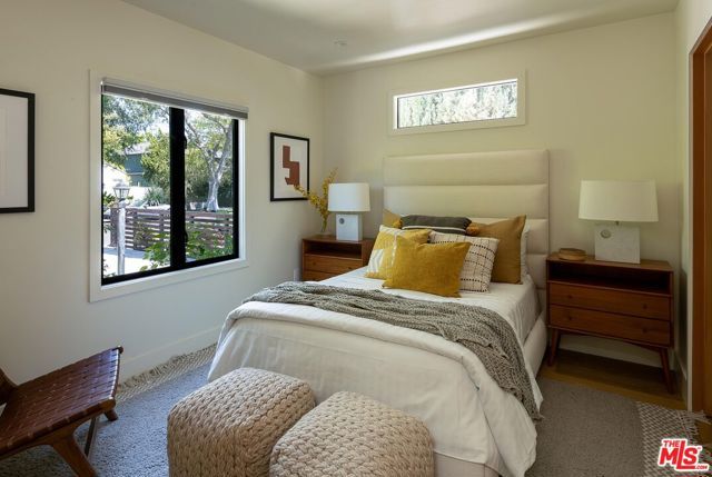 11920 Hartsook Street, Valley Village, CA 91607
