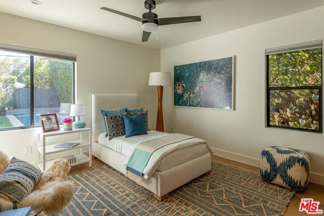 11920 Hartsook Street, Valley Village, CA 91607