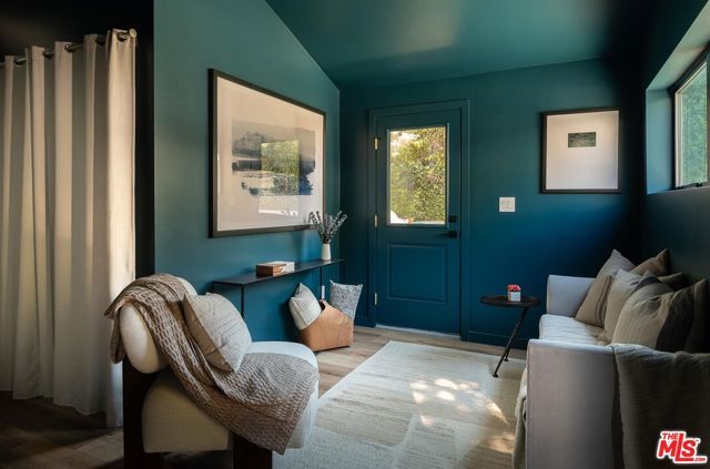 11920 Hartsook Street, Valley Village, CA 91607