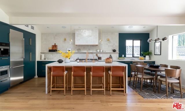 11920 Hartsook Street, Valley Village, CA 91607