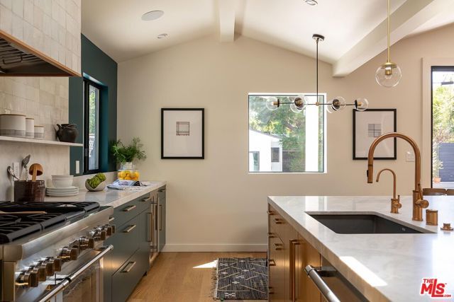 11920 Hartsook Street, Valley Village, CA 91607