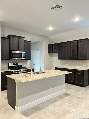 1315 Spring Row St, New Braunfels, TX 78132