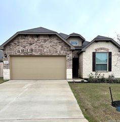 1315 Spring Row St, New Braunfels, TX 78132