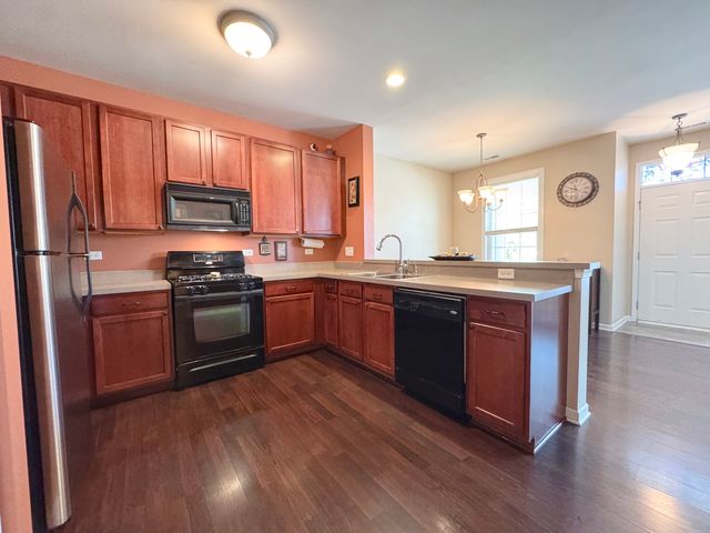 1987 Yasgur Drive, Woodstock, IL 60098