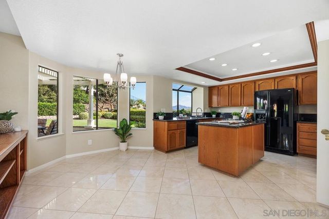 11930 Calle Suntuoso, San Diego, CA 92128