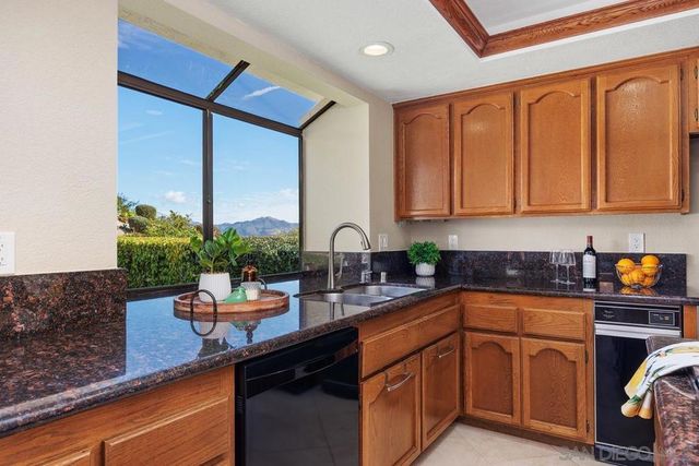 11930 Calle Suntuoso, San Diego, CA 92128