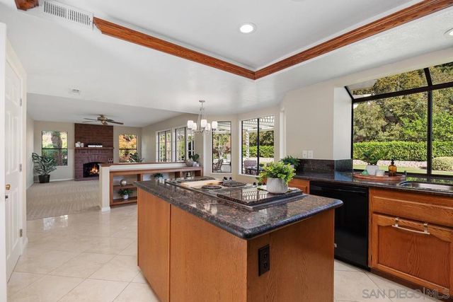 11930 Calle Suntuoso, San Diego, CA 92128