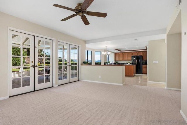 11930 Calle Suntuoso, San Diego, CA 92128