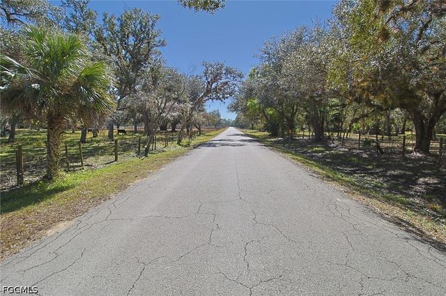2975 Styles RD, Alva, FL 33920
