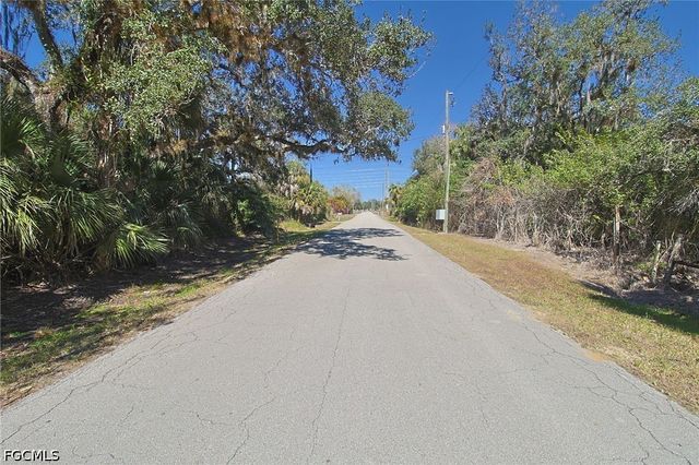 2975 Styles RD, Alva, FL 33920