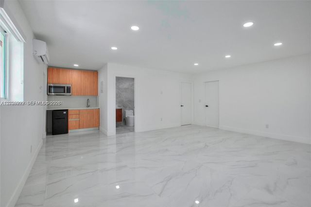1825 NE 197th Ter, Miami, FL 33179