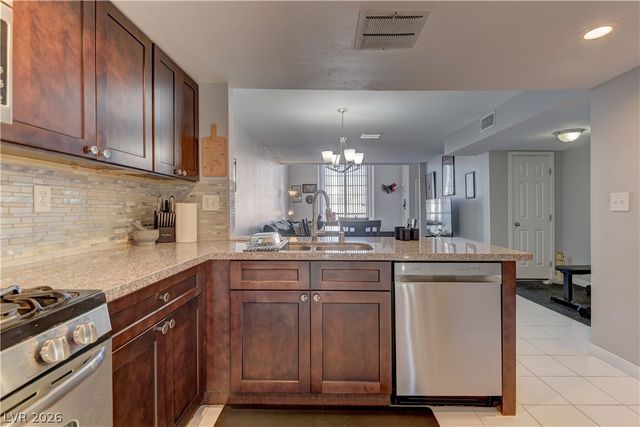 6546 Ironbark Lane, Las Vegas, NV 89107