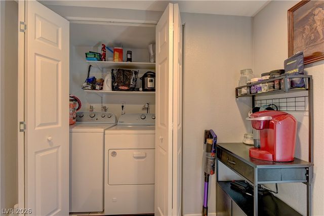 6546 Ironbark Lane, Las Vegas, NV 89107