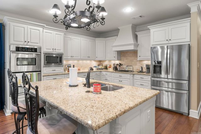 152 Blackburn Drive, Little Rock, AR 72211