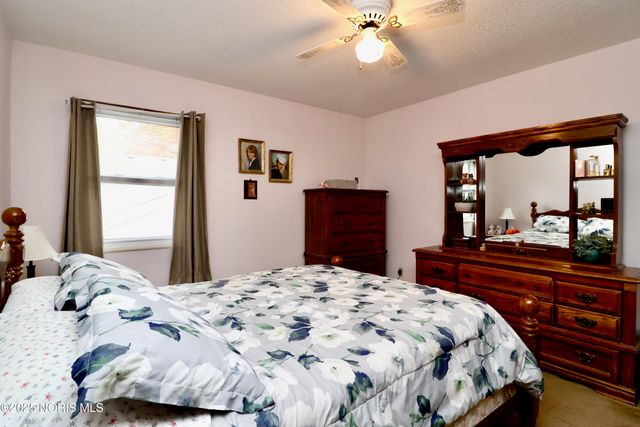 5104 Tillimon Trail, Toledo, OH 43623