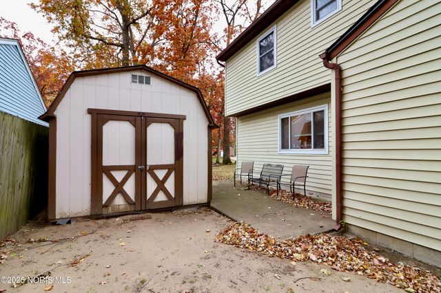 5104 Tillimon Trail, Toledo, OH 43623