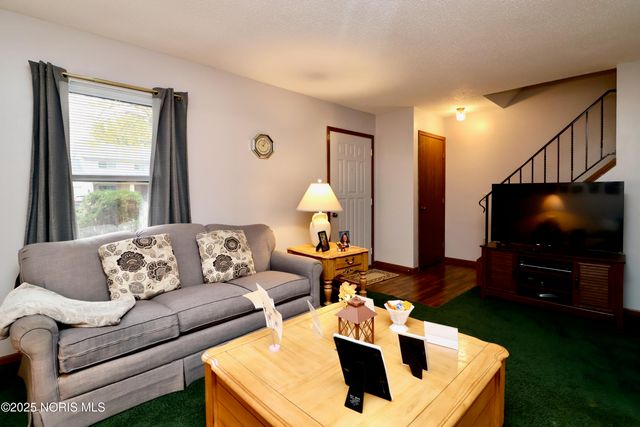 5104 Tillimon Trail, Toledo, OH 43623