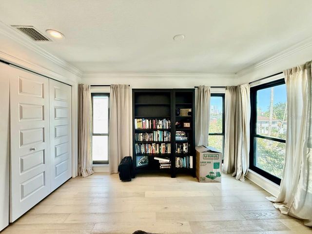 162 E DAVIS BOULEVARD, Tampa, FL 33606