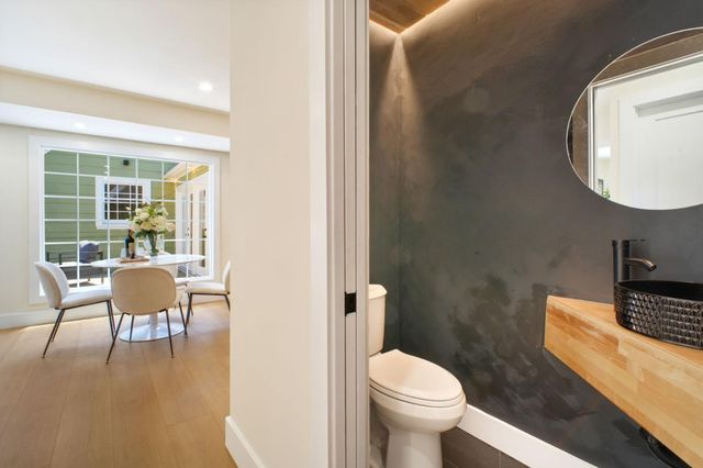 5004 Pierpoint Avenue, Oakland, CA 94602
