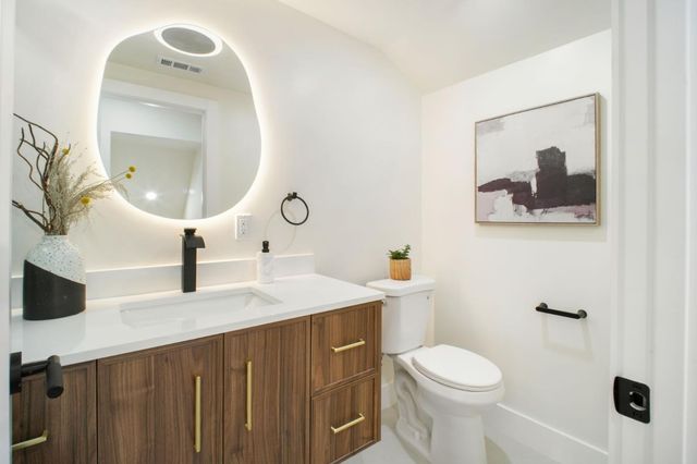 5004 Pierpoint Avenue, Oakland, CA 94602