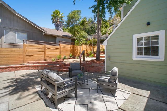 5004 Pierpoint Avenue, Oakland, CA 94602