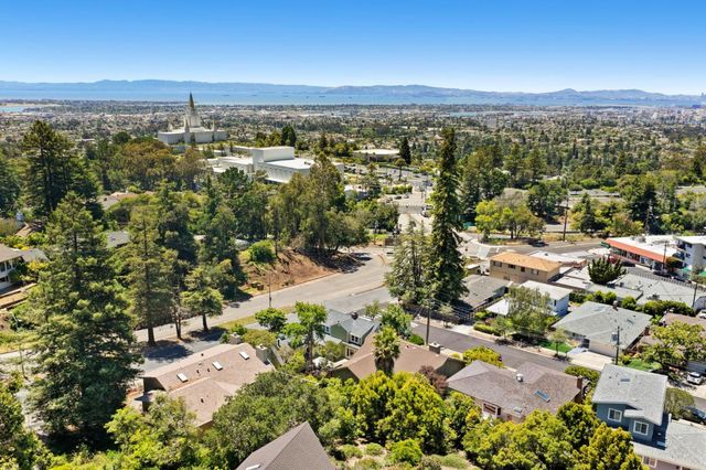 5004 Pierpoint Avenue, Oakland, CA 94602