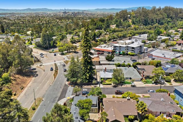 5004 Pierpoint Avenue, Oakland, CA 94602