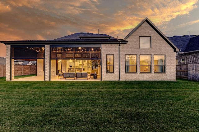 7606 Redwoods Forest Drive, Katy, TX 77493