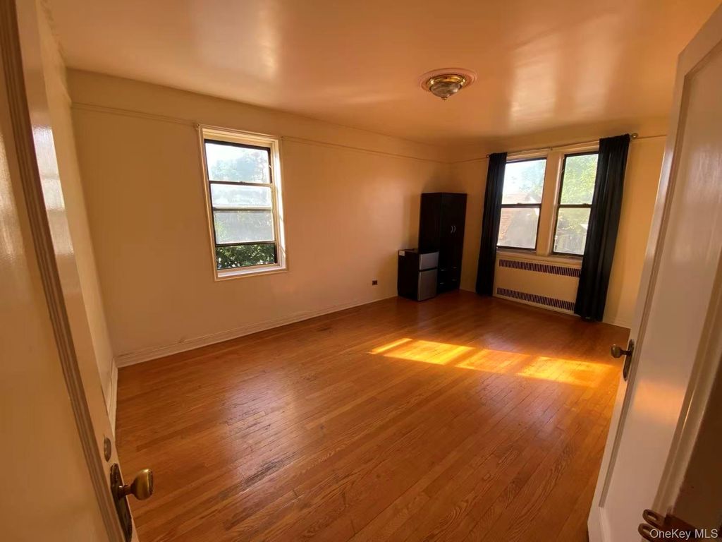 40-35 Ithaca Street 3D, Elmhurst, NY 11373 — photo 3