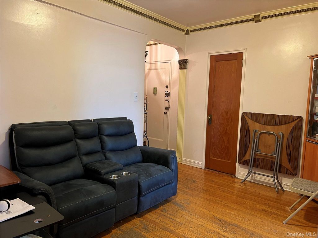 40-35 Ithaca Street 3D, Elmhurst, NY 11373 — photo 4