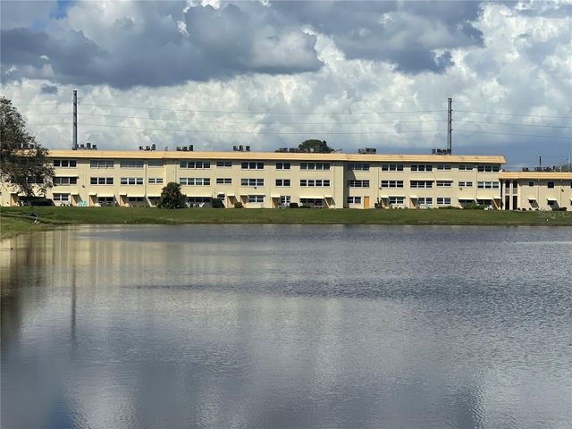 3850 13TH AVENUE N 212, St Petersburg, FL 33713