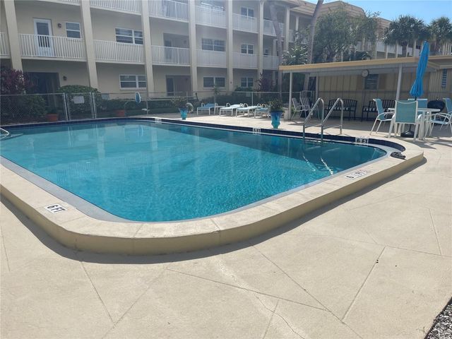 3850 13TH AVENUE N 212, St Petersburg, FL 33713