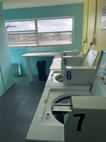 3850 13TH AVENUE N 212, St Petersburg, FL 33713