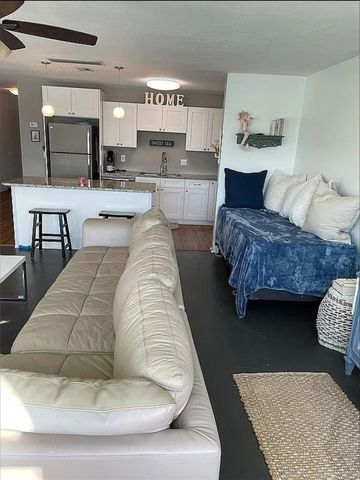 3850 13TH AVENUE N 212, St Petersburg, FL 33713